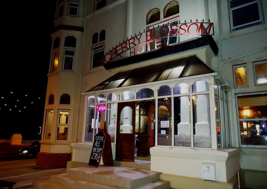 Cherry Blossom Inn 黑潭 外观 照片